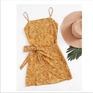 ❌SOLD ON MERC❌ Yellow hem floral dress